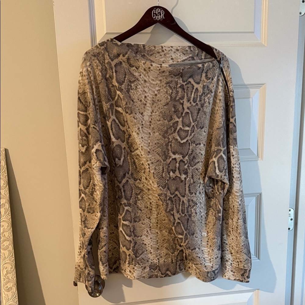 Snake Print Long Sleeve Sweater Top Zipper Off Shoulder